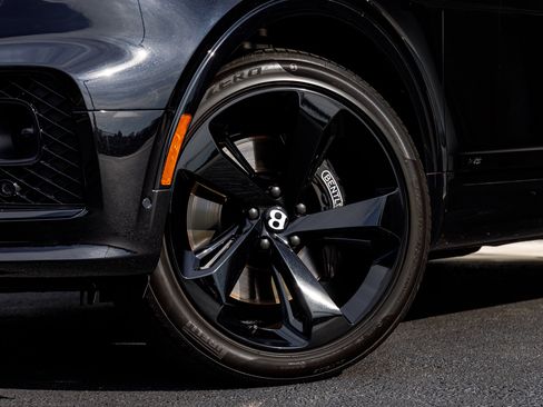 Used 2022 Bentley Bentayga image 8