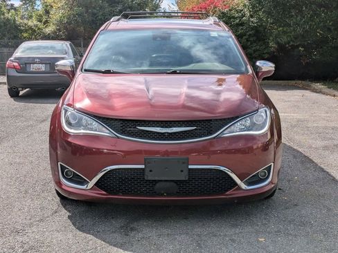 Used 2020 Chrysler Pacifica Limited w/ Advanced Safetytec Group image 2