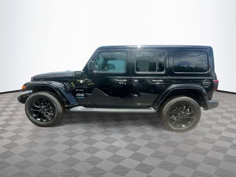 Used 2022 Jeep Wrangler Unlimited Sahara w/ Cold Weather Group AWD/4WD image 9