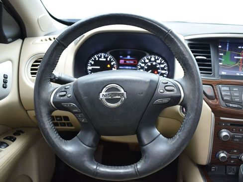 Used 2019 Nissan Pathfinder Platinum image 29