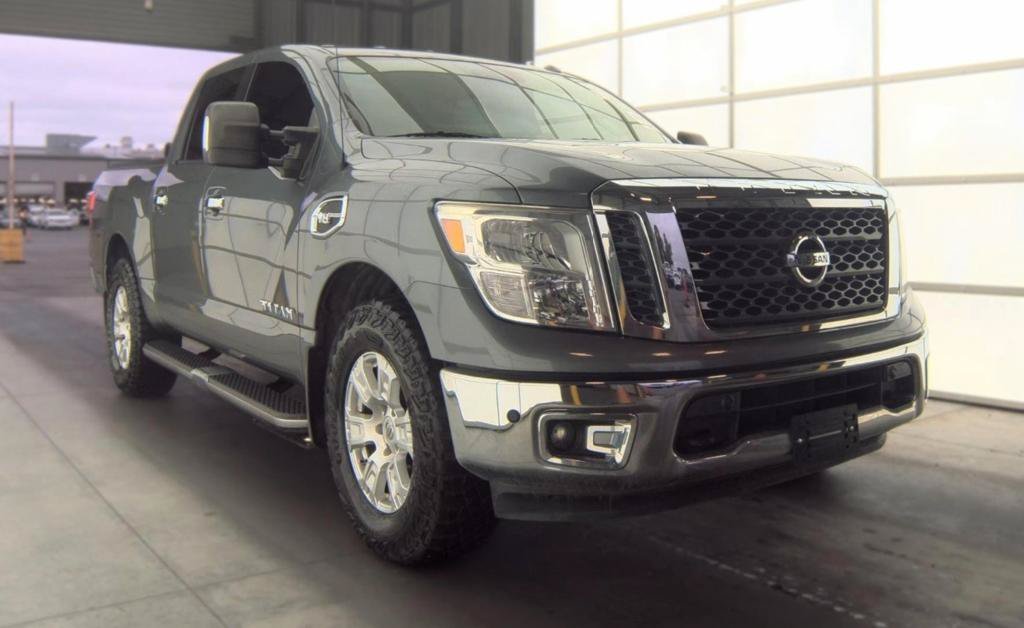 Used 2017 Nissan Titan SV AWD/4WD image 1