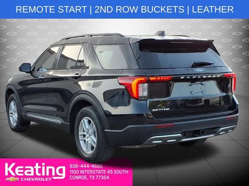 Used 2025 Ford Explorer Active w/ Active Comfort Package RWD image 2