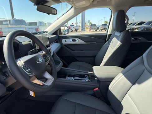 New 2026 Ford Explorer Active w/ Active Comfort Package image 11