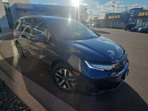 Used 2026 Honda Odyssey EX-L image 2