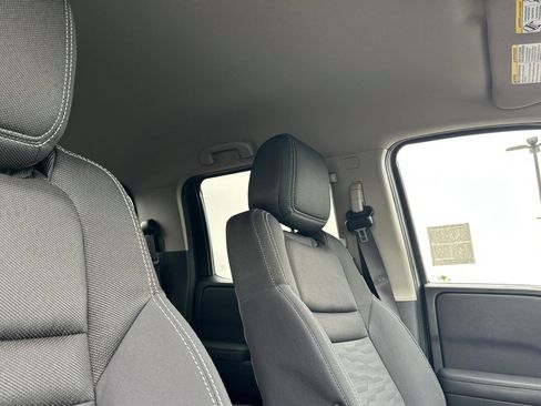 Used 2022 Nissan Frontier SV image 16