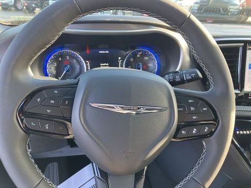 New 2026 Chrysler Pacifica Select w/ S Appearance Package FWD image 14