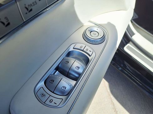 Certified 2023 Genesis G90 3.5T image 21