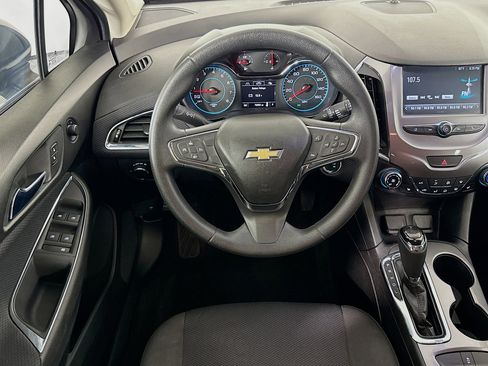 Used 2017 Chevrolet Cruze LT w/ Convenience Package FWD image 16