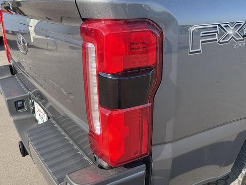 New 2026 Ford F250 Lariat w/ Black Appearance Package AWD/4WD image 9