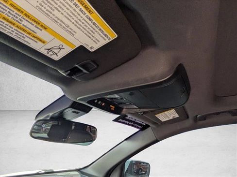 Used 2022 Chevrolet Equinox RS w/ Infotainment Package FWD image 20