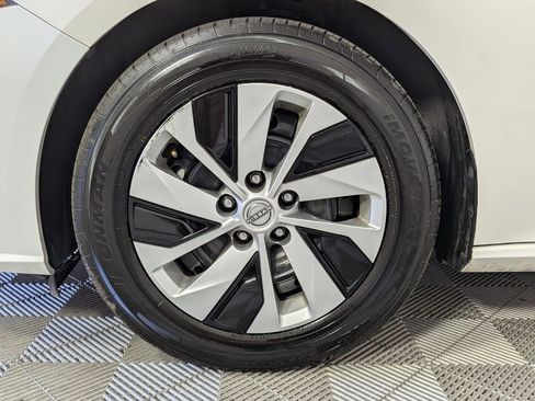 Used 2024 Nissan Altima 2.5 S FWD image 29