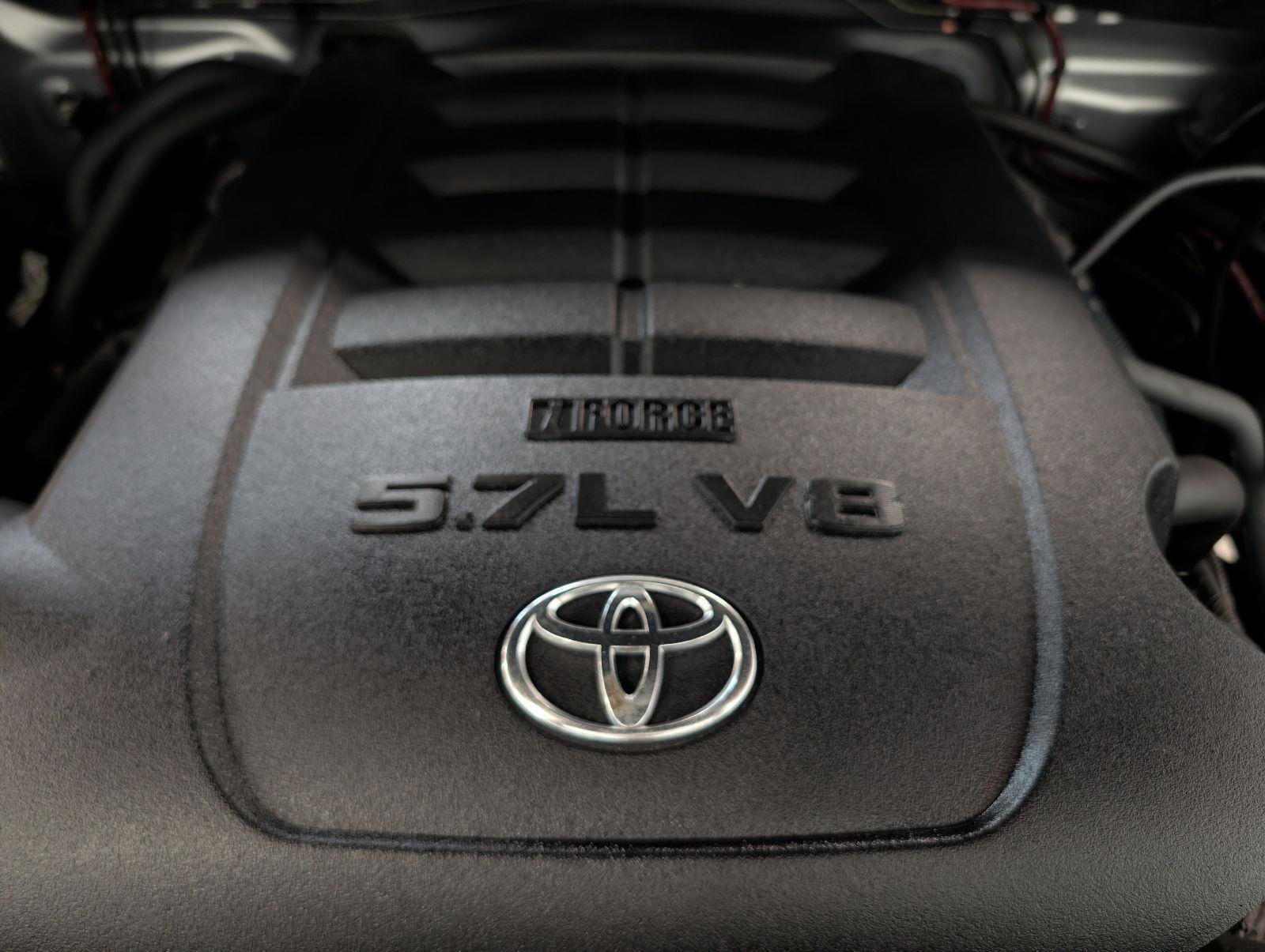 Used 2018 Toyota Tundra SR5 w/ SR5 Upgrade Package AWD/4WD image 3