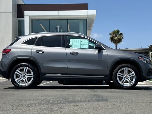 Used 2021 Mercedes-Benz GLA 250 4MATIC image 2