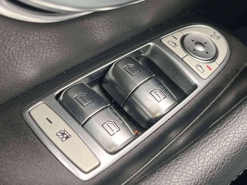 Used 2021 Mercedes-Benz E 350 4MATIC Sedan image 32