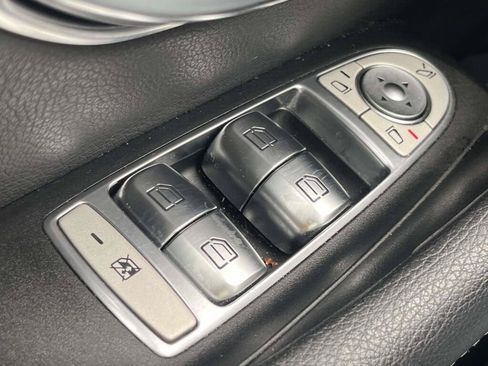 Used 2021 Mercedes-Benz E 350 4MATIC Sedan image 32