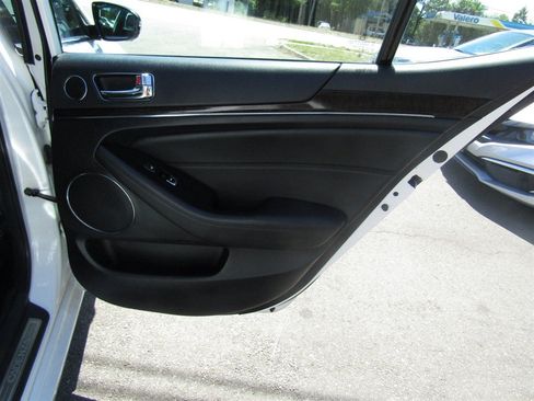 Used 2016 Kia Cadenza Limited FWD image 23