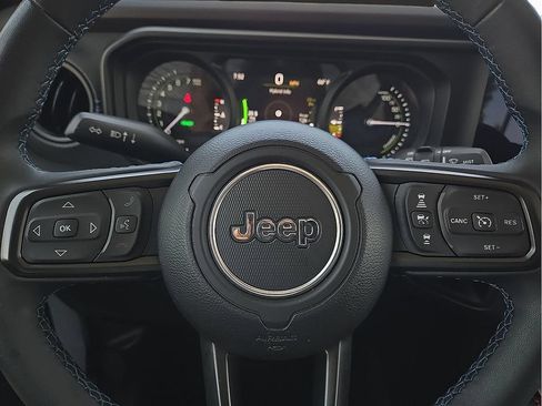 Used 2024 Jeep Wrangler Unlimited Rubicon 4xe AWD/4WD image 19