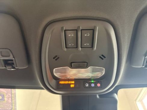 Used 2025 Buick Envista Sport Touring w/ Experience Buick Package FWD image 19