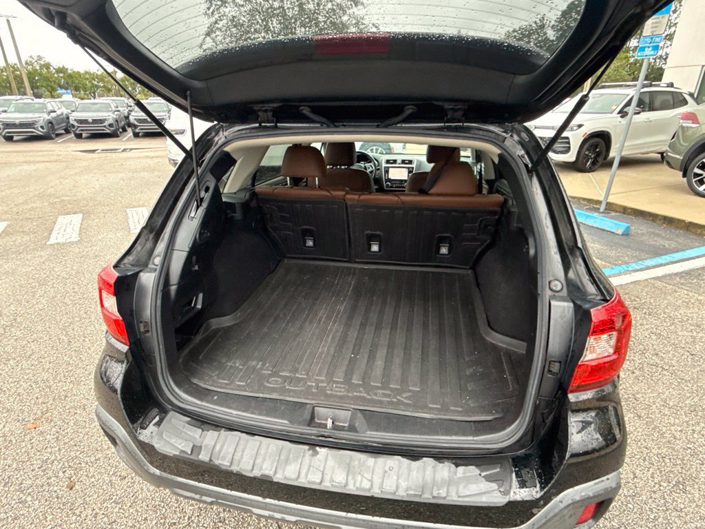 Used 2019 Subaru Outback 3.6R Touring AWD/4WD image 29