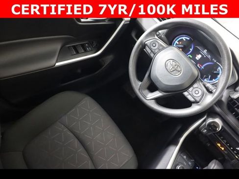 Used 2025 Toyota RAV4 XLE AWD/4WD image 19