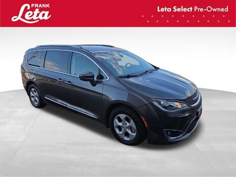 Used 2017 Chrysler Pacifica Touring-L Plus image 15