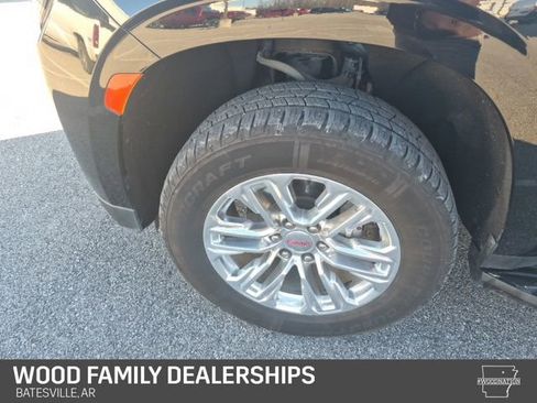 Used 2022 GMC Yukon SLT w/ SLT Premium Package image 12