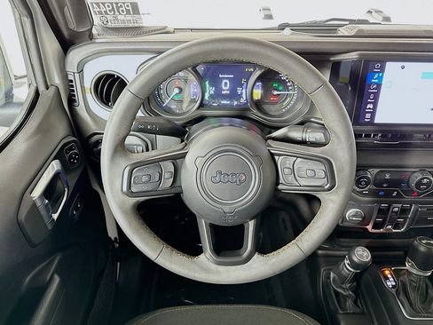 Used 2024 Jeep Wrangler Unlimited AWD/4WD image 5