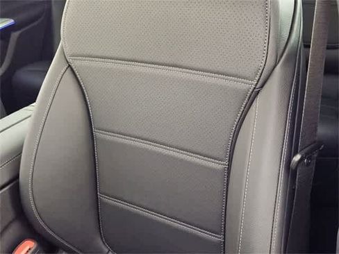 Used 2025 Mercedes-Benz GLC 300 4MATIC image 84