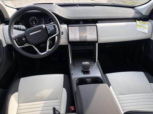 New 2025 Land Rover Discovery Sport S image 9