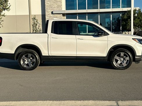 Certified 2024 Honda Ridgeline TrailSport image 3