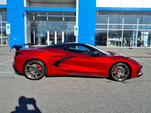 Used 2022 Chevrolet Corvette Stingray Premium Conv w/ Z51 Performance Package image 2