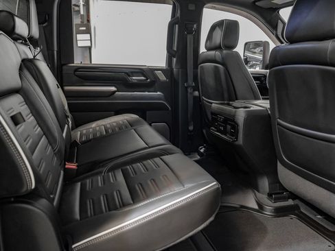 Used 2025 GMC Sierra 2500 AT4X AWD/4WD image 30