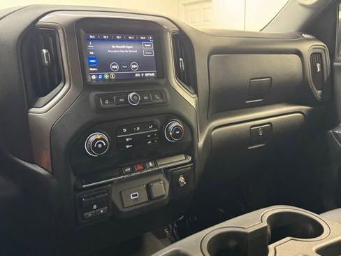Used 2020 Chevrolet Silverado 1500 Custom w/ Custom Value Package AWD/4WD image 25