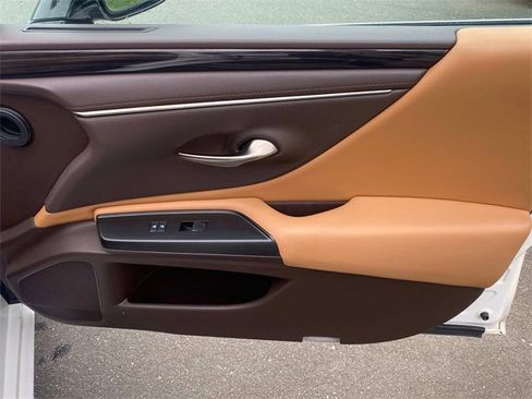 Used 2019 Lexus ES 350 w/ Premium Package image 36