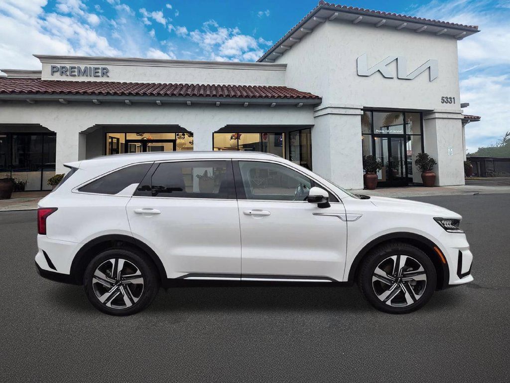 Certified 2023 Kia Sorento EX w/ Panoramic Sunroof Package AWD/4WD image 9