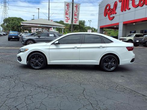 Used 2024 Volkswagen Jetta SE w/ Panoramic Sunroof Package FWD image 9