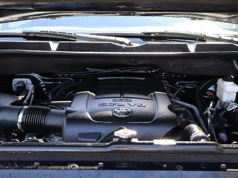 Used 2021 Toyota Tundra SR5 w/ TRD Off-Road Package AWD/4WD image 28