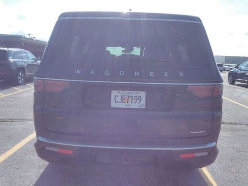 Used 2024 Jeep Wagoneer L Series II RWD image 6