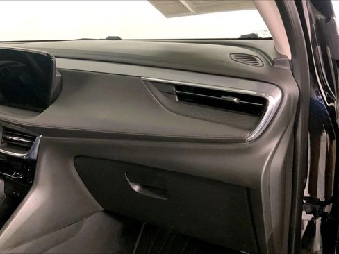 Used 2024 Buick Encore GX Avenir w/ Avenir Technology Package AWD/4WD image 30