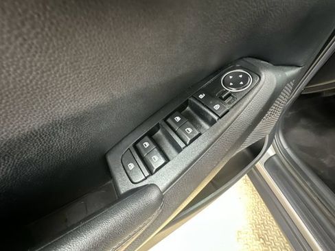 Used 2021 Kia Seltos S FWD image 16
