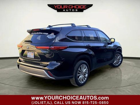 Used 2023 Toyota Highlander Platinum FWD image 6
