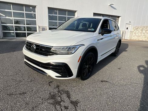 Used 2022 Volkswagen Tiguan SE R-Line AWD/4WD image 8