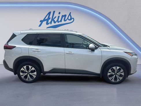 Used 2023 Nissan Rogue SV w/ SV Premium B Package FWD image 4