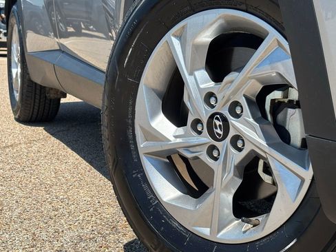 Used 2023 Hyundai Tucson SEL FWD image 3
