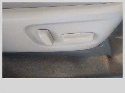 Used 2018 Toyota Sienna XLE Premium AWD/4WD image 34