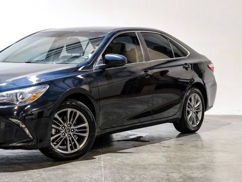 Used 2017 Toyota Camry SE FWD image 7