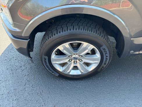 Used 2018 Ford F150 Platinum w/ Equipment Group 701A Luxury image 18