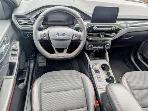 Used 2025 Ford Escape ST-Line w/ Cold Weather Package FWD image 15