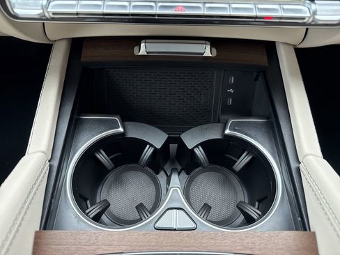 Certified 2025 Mercedes-Benz GLS 450 4MATIC image 28