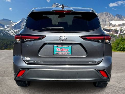 Used 2024 Toyota Highlander LE image 4